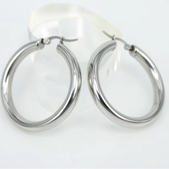NEW 18k White Gold Plated 1.5” Round Hoop Earrings - Picture 2 of 4